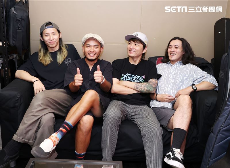 滅火器金曲專訪。（記者邱榮吉/攝影）