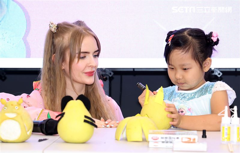 歌壇新人「宋蕊安」出席公益活動。（記者邱榮吉/攝影）