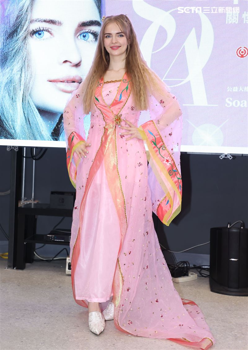 歌壇新人「宋蕊安」出席公益活動。（記者邱榮吉/攝影）