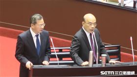 行政院長蘇貞昌（右）。（圖／記者盧素梅攝影）