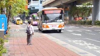東西掉出公車不讓你撿？司機苦衷曝
