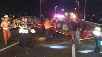 國道氫氣槽車墜落爆炸　司機拋飛身亡