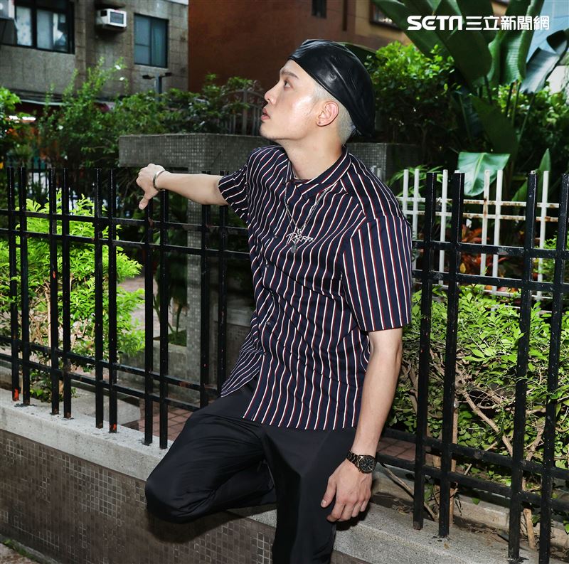 j.sheon三立新聞網專訪。（記者邱榮吉/攝影）