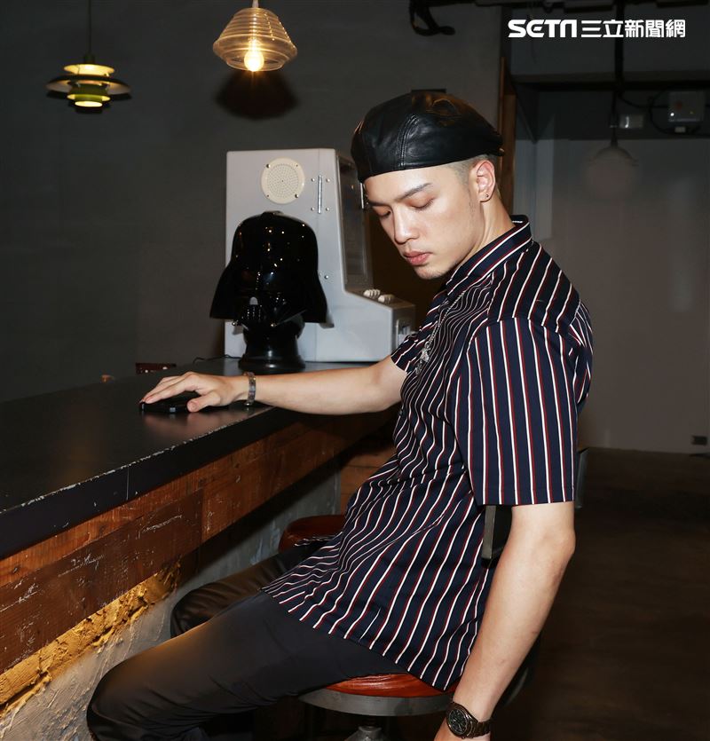 j.sheon三立新聞網專訪。（記者邱榮吉/攝影）