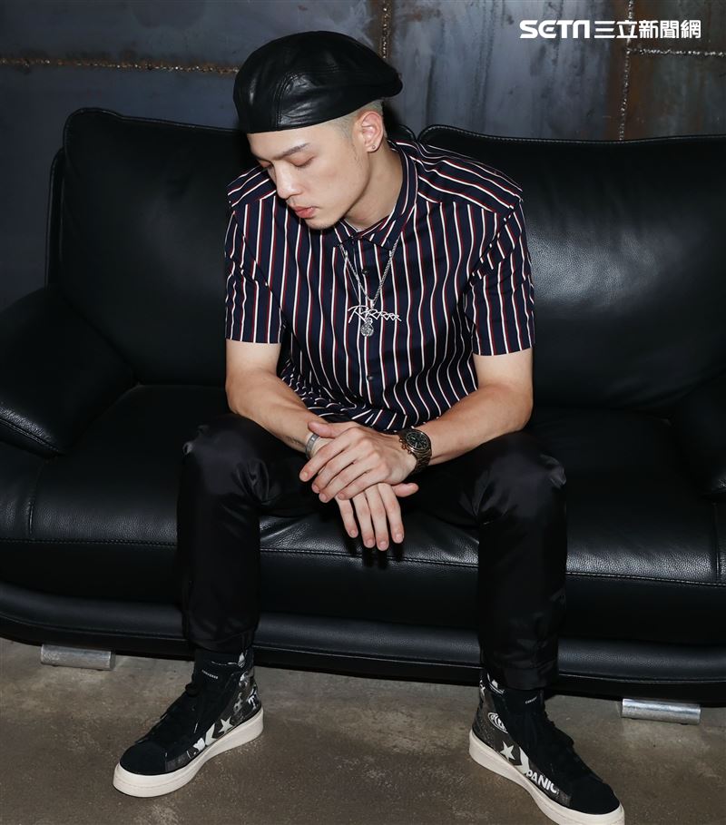 j.sheon三立新聞網專訪。（記者邱榮吉/攝影）