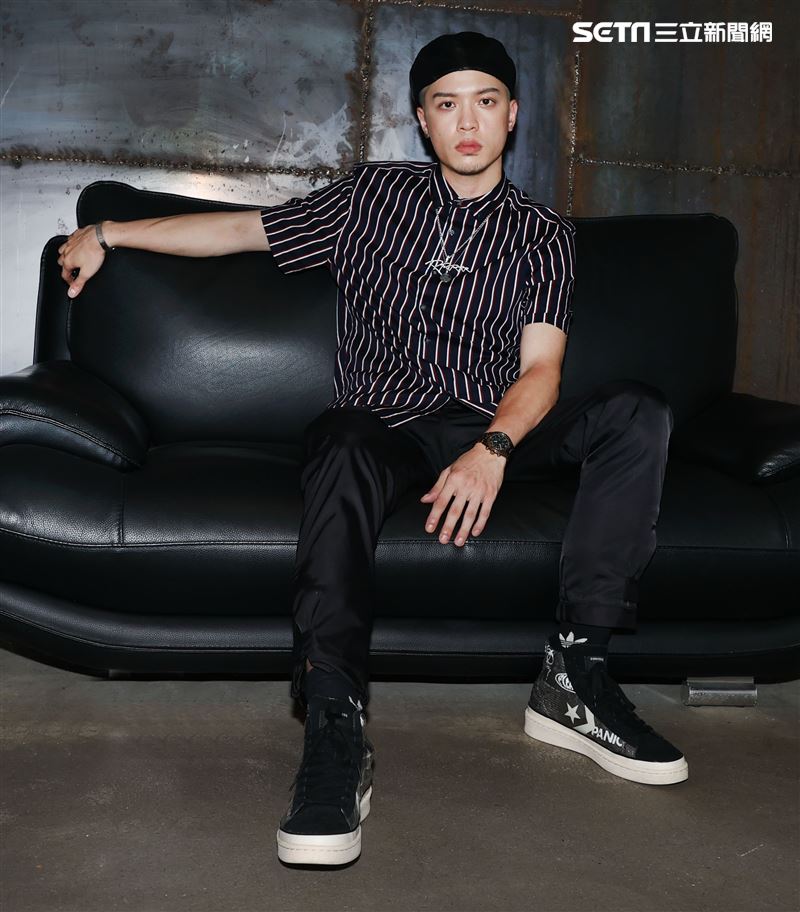 j.sheon三立新聞網專訪。（記者邱榮吉/攝影）