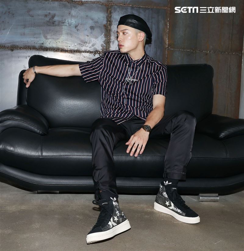 j.sheon三立新聞網專訪。（記者邱榮吉/攝影）