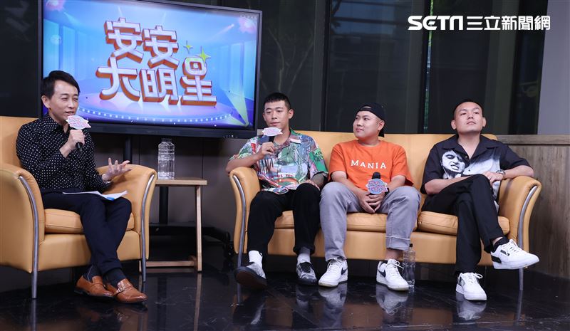 玖壹壹安安大明星唱片宣傳。（記者邱榮吉/攝影）