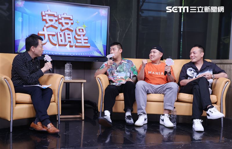 玖壹壹安安大明星唱片宣傳。（記者邱榮吉/攝影）