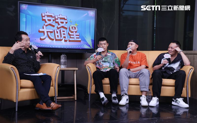 玖壹壹安安大明星唱片宣傳。（記者邱榮吉/攝影）