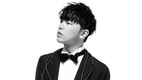 小鬼黃鴻升自創潮牌「AES」。（圖／翻攝自IG）