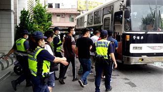 淨化連假治安　吉安警攻堅職業賭場