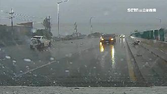 無照自撞噴出車外　酒駕男國道翻滾