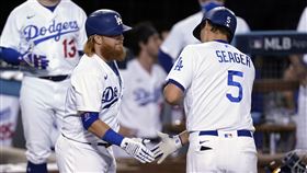 ▲席格（Corey Seager）開轟增添保險分。（圖／美聯社／達志影像）