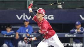 ▲樂天桃猿外野手陳晨威左外野平飛安打2分打點。（圖／記者劉彥池攝影）