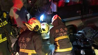 畫面曝光！重機騎士遭違規車擊落亡