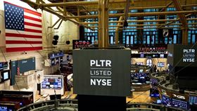 美國大數據分析企業帕蘭泰爾技術公司9月30日低調在華爾街上市，成為繼Slack及Uber後美股最大規模科技股上市案。（圖／翻攝自twitter.com/PalantirTech）
