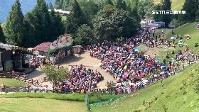 V清境遊客塞1800