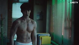 「西裝男神」崔振赫突破形象演出《殭屍偵探》接棒《惡之花》。（圖／LINE TV提供）