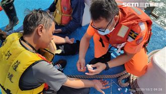 新／外傘頂洲維修燈塔翻船！1人失蹤