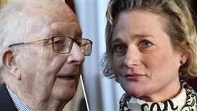 ▲德爾菲娜與生父阿爾貝二世。（圖／翻攝自推特）