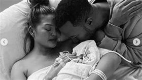 John Legend,Chrissy Teigen/IG