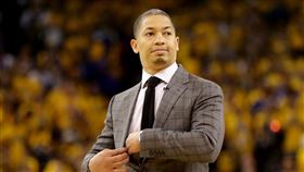 NBA／傳3隊搶盧總　面試行程曝光
NBA,洛杉磯快艇,盧總,Tyronn Lue,紐奧良鵜鶘,休士頓火箭
翻攝自推特