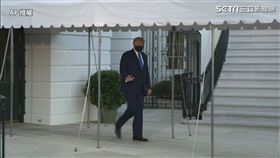 川普步行前往搭直升機赴醫院。（圖／AP授權）