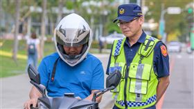 取締騎士滑手機／TCPB 局長室 