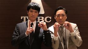 《半澤直樹》中演出大和田常務（右）的香川照之角色超亮眼。（圖／翻攝自香川照之推特）