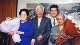 ▲錢璐（左）、曹健夫妻情深。（圖／翻攝台視印象網）