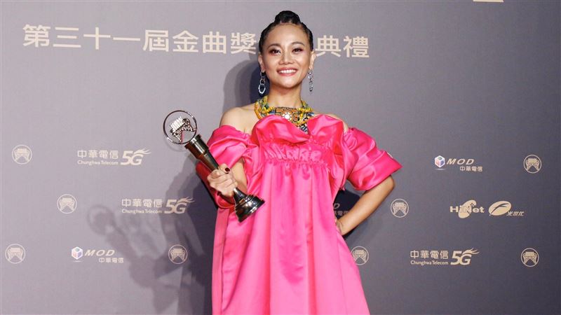 錯失歌手獎　阿爆嚇傻：我們不敢拿啦