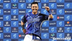 ▲富邦悍將二壘手陳凱倫敲出再見安打獲選單場MVP。（圖／記者劉彥池攝影）