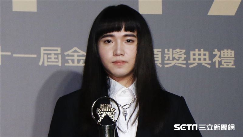 持修熬7年奪新人　恩師張惠妹爆哭了
