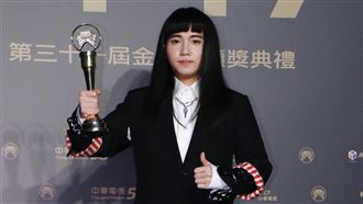 金曲新人感言萌　上台求阿妹讓剪頭髮