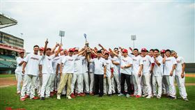 紅潮再現  味全龍3連勝奪二軍首冠
睽違逾20年　 龍迷激動留言謝魏應充  「三董，等你回來！」
