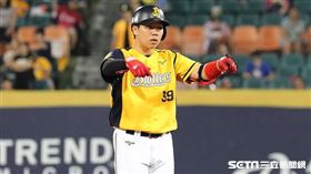 ▲中信兄弟詹子賢二壘安打改判。（圖／記者劉彥池攝影）