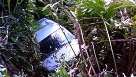 台東,休旅車,墜谷,出遊,利嘉林道（圖／翻攝畫面）