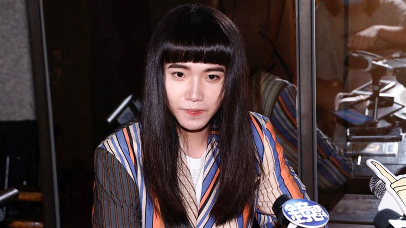 持修長髮太像正妹　進男廁被盯尿不出