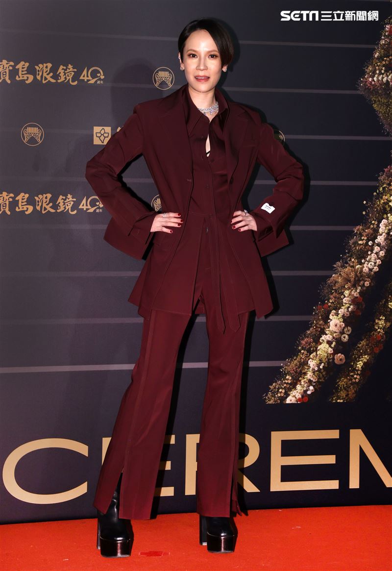 第31屆金曲獎星光背板歌手爭艷楊乃文。（記者邱榮吉.林聖凱/攝影）