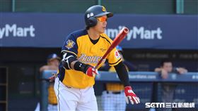 ▲中信兄弟外野手周思齊。（圖／記者劉彥池攝影）
