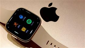 因應貿易戰　穿戴品牌調整供應鏈中美貿易戰火未歇，智慧手錶品牌業者近兩年紛紛調整供應鏈，有的搶進印度製造，也有的業者退出中國生產。中央社記者江明晏攝　109年10月4日