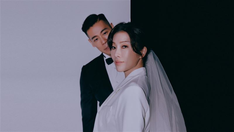 KIMIKO出嫁教授尪　絕美婚紗曝