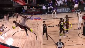 NBA／士官長輸了！軟豆更「吉巴」
NBA,季後賽,邁阿密熱火,Jimmy Butler,士官長,洛杉磯湖人,Rajon Rondo
翻攝自YouTube