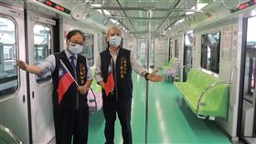 台中捷運市政府站國慶日開放參觀雙十國慶將至，台中捷運市政府站將於10日首度開放民眾參觀，台中市民政局長吳世瑋（左）與台中捷運公司董事長林志盈（右）5日說明參觀事宜。中央社記者郝雪卿攝  109年10月5日