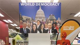 奧克蘭圖書館驚見「蔡英文」，站世界民主國家領導人C位（圖／翻攝Taiwan in Auckland臉書粉專）