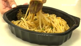 牛腱乾拌麵　牛肉泡麵之王攻超商鮮食