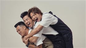 小鬼黃鴻升、柯有倫、竇智孔合作新歌《扛得住》。（圖／滾石提供）