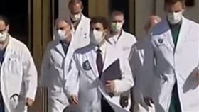 ▲川普確診武漢肺炎，讓白宮醫師康利成了鎂光燈焦點。（圖／翻攝自央視微博）