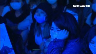 眾星雲集悼念小鬼　全場大合唱淚崩了